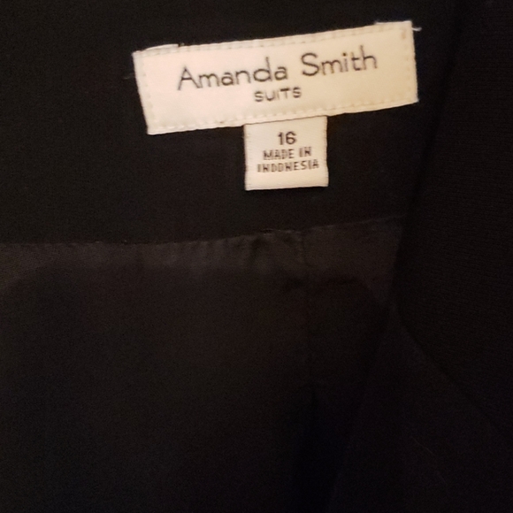 Blazer - Picture 2 of 2